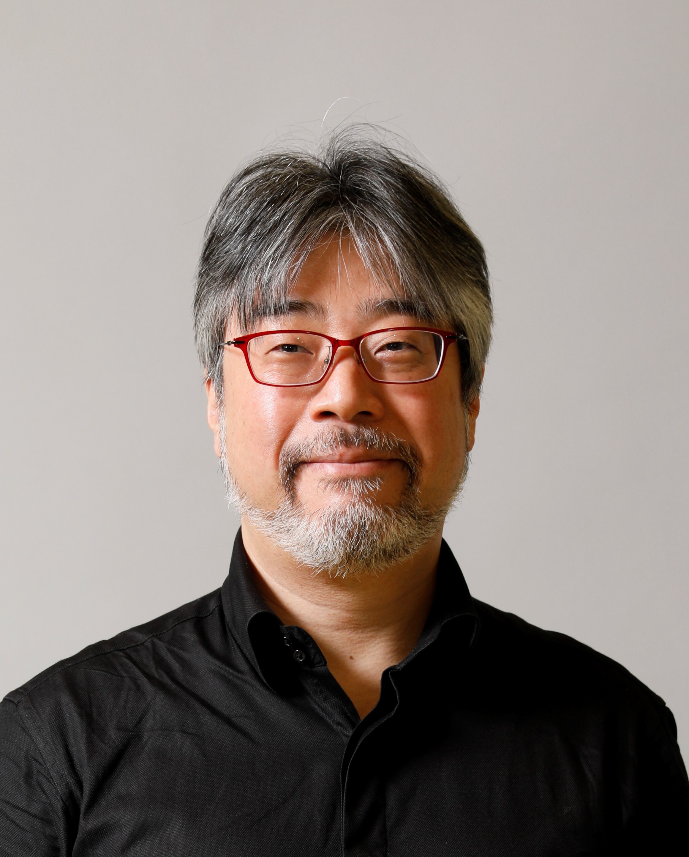 堀内 周 氏